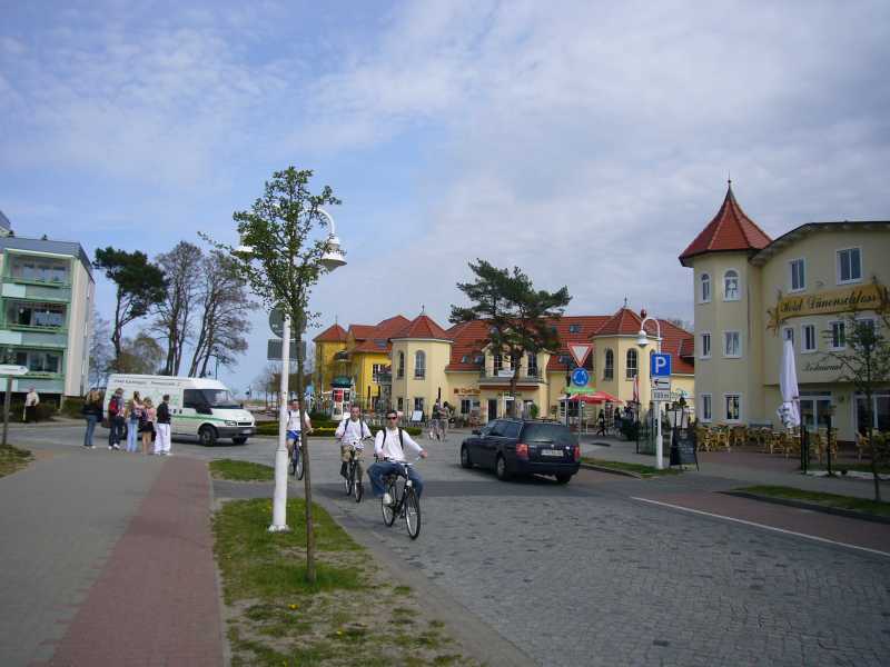 Blick zum Strandvorplatz